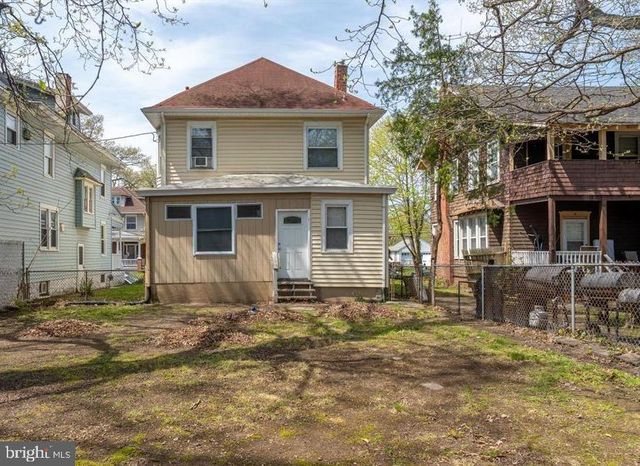 28 OAK LN, Trenton, NJ 08618