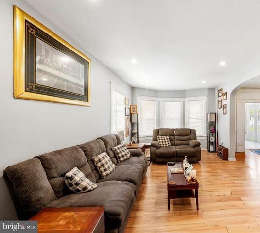 28 OAK LN, Trenton, NJ 08618