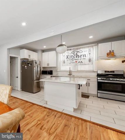 28 OAK LN, Trenton, NJ 08618