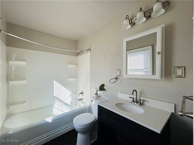 13401 Rugby Road, Cleveland, OH 44110