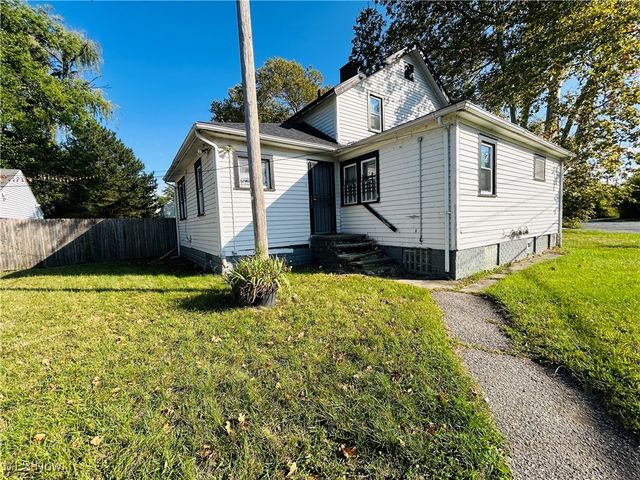 13401 Rugby Road, Cleveland, OH 44110