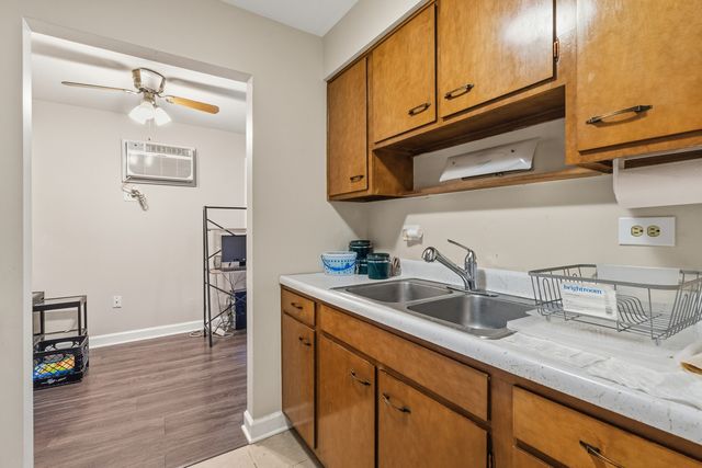 9725 S Keeler Avenue 6-209, Oak Lawn, IL 60453