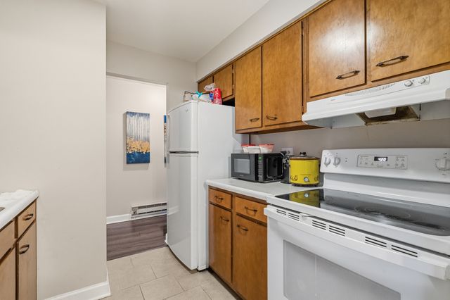 9725 S Keeler Avenue 6-209, Oak Lawn, IL 60453