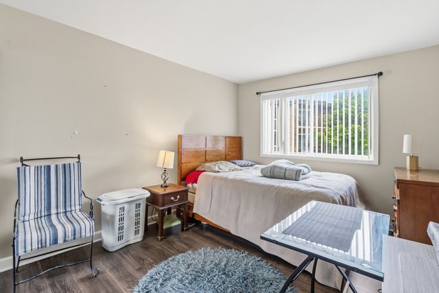 9725 S Keeler Avenue 6-209, Oak Lawn, IL 60453