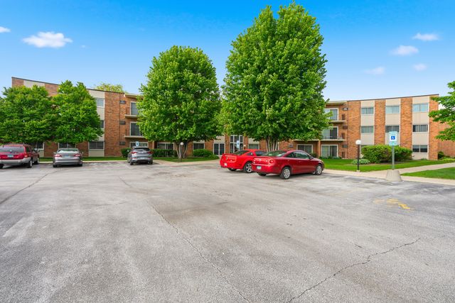 9725 S Keeler Avenue 6-209, Oak Lawn, IL 60453