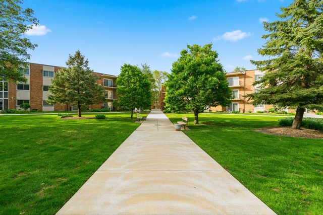 9725 S Keeler Avenue 6-209, Oak Lawn, IL 60453