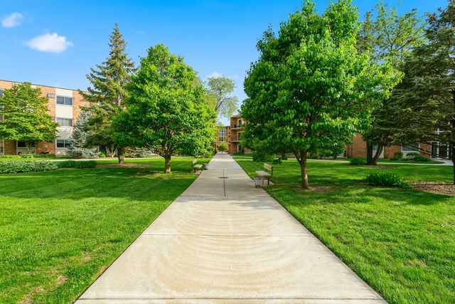 9725 S Keeler Avenue 6-209, Oak Lawn, IL 60453