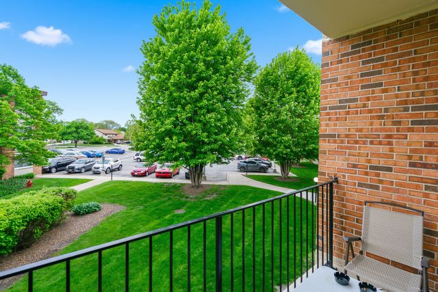 9725 S Keeler Avenue 6-209, Oak Lawn, IL 60453