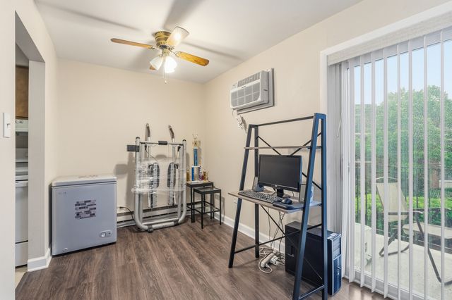 9725 S Keeler Avenue 6-209, Oak Lawn, IL 60453
