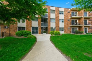 9725 S Keeler Avenue 6-209, Oak Lawn, IL 60453