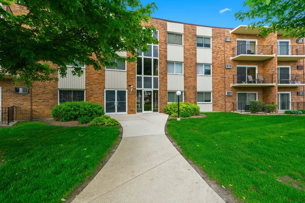 9725 S Keeler Avenue 6-209, Oak Lawn, IL 60453