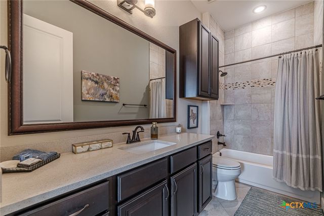 112 Laughing Pear Drive, San Marcos, TX 78666