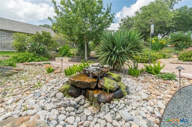 112 Laughing Pear Drive, San Marcos, TX 78666