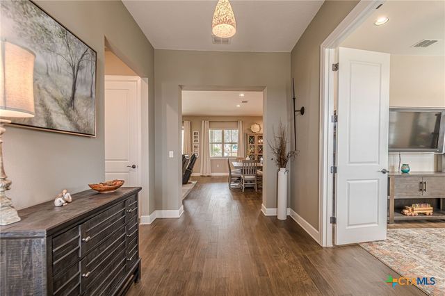 112 Laughing Pear Drive, San Marcos, TX 78666