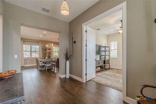 112 Laughing Pear Drive, San Marcos, TX 78666