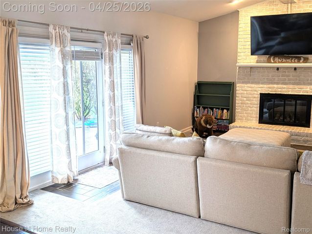 37816 Baywood Drive, Farmington Hills, MI 48335