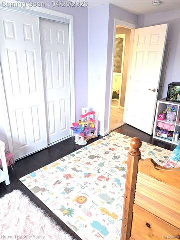 37816 Baywood Drive, Farmington Hills, MI 48335