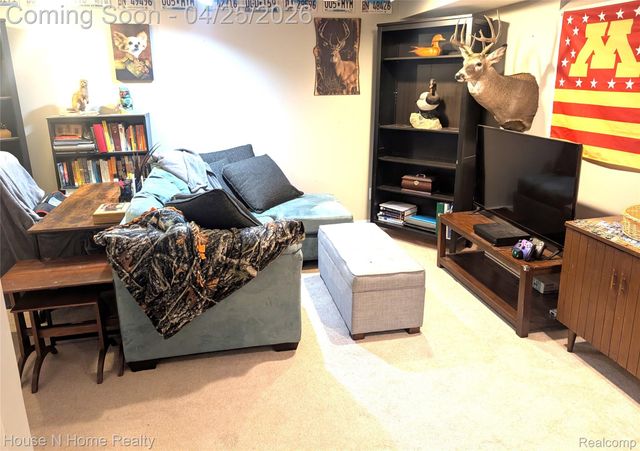 37816 Baywood Drive, Farmington Hills, MI 48335