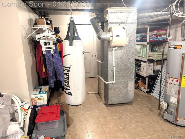 37816 Baywood Drive, Farmington Hills, MI 48335
