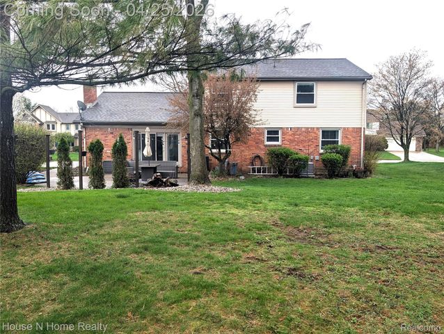 37816 Baywood Drive, Farmington Hills, MI 48335