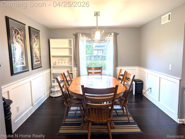 37816 Baywood Drive, Farmington Hills, MI 48335