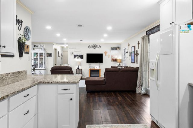 795 County Road 4497, Hillister, TX 77624