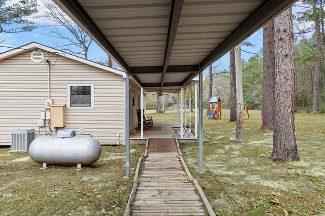 795 County Road 4497, Hillister, TX 77624