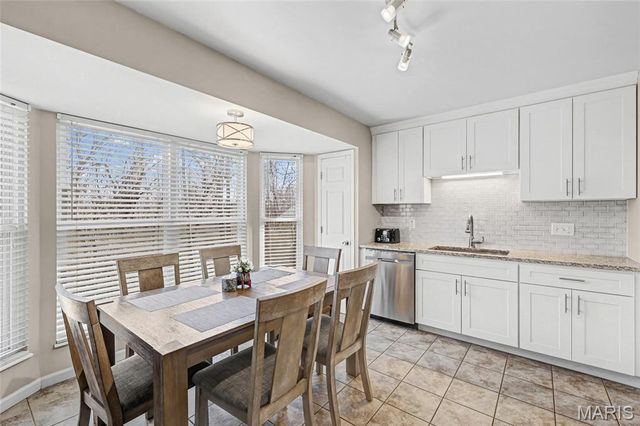 4200 Meadowgreen Trails Drive, St Louis, MO 63129