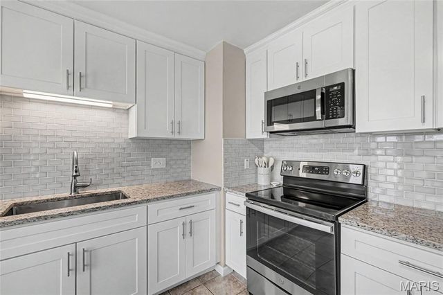 4200 Meadowgreen Trails Drive, St Louis, MO 63129