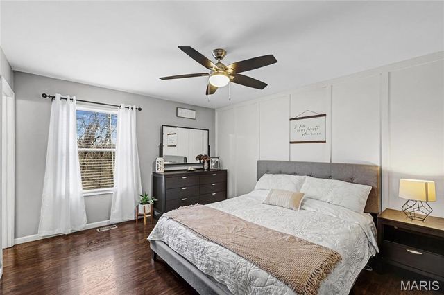 4200 Meadowgreen Trails Drive, St Louis, MO 63129