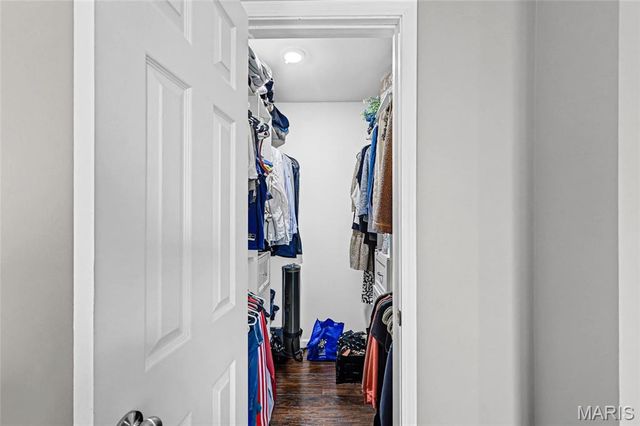 4200 Meadowgreen Trails Drive, St Louis, MO 63129