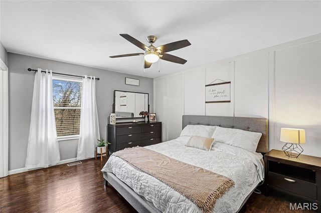 4200 Meadowgreen Trails Drive, St Louis, MO 63129