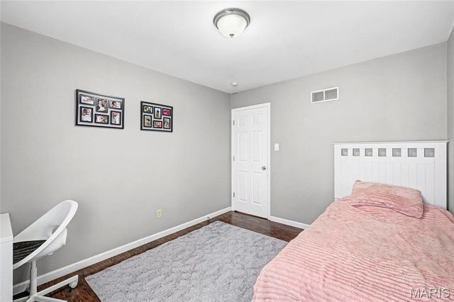 4200 Meadowgreen Trails Drive, St Louis, MO 63129