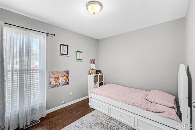 4200 Meadowgreen Trails Drive, St Louis, MO 63129