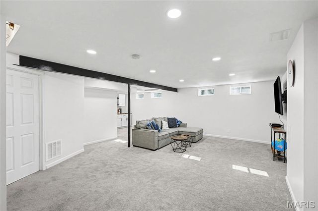 4200 Meadowgreen Trails Drive, St Louis, MO 63129