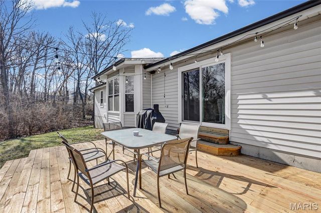 4200 Meadowgreen Trails Drive, St Louis, MO 63129