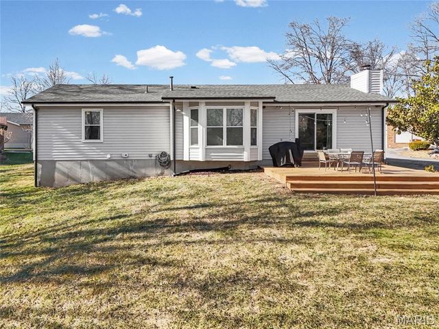 4200 Meadowgreen Trails Drive, St Louis, MO 63129