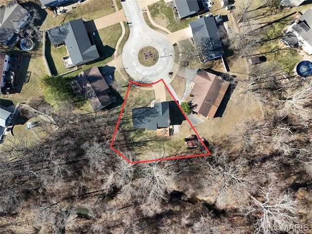 4200 Meadowgreen Trails Drive, St Louis, MO 63129