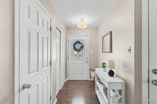 4200 Meadowgreen Trails Drive, St Louis, MO 63129