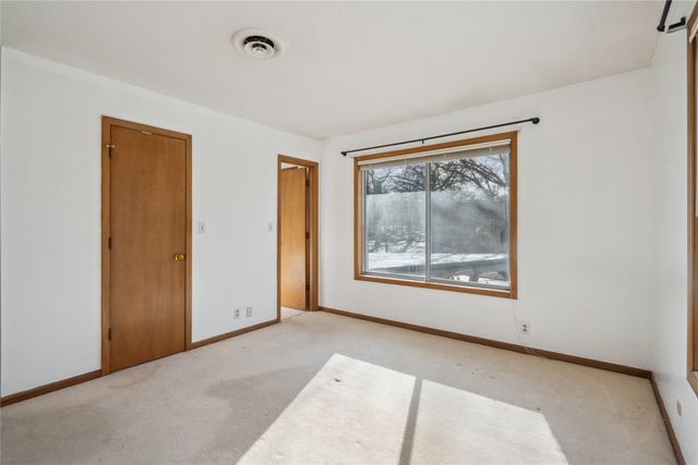 4225 Grand Avenue 8, Des Moines, IA 50312