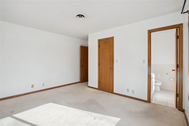 4225 Grand Avenue 8, Des Moines, IA 50312