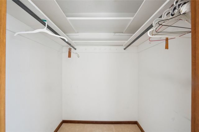 4225 Grand Avenue 8, Des Moines, IA 50312