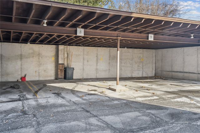 4225 Grand Avenue 8, Des Moines, IA 50312