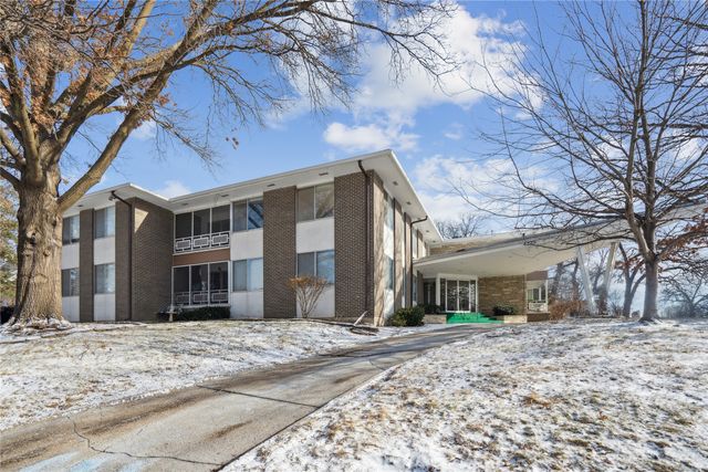 4225 Grand Avenue 8, Des Moines, IA 50312