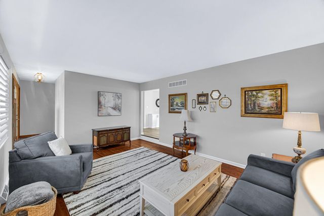 351 S Wabash Street, Hobart, IN 46342