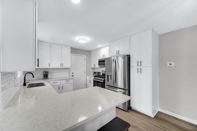 351 S Wabash Street, Hobart, IN 46342