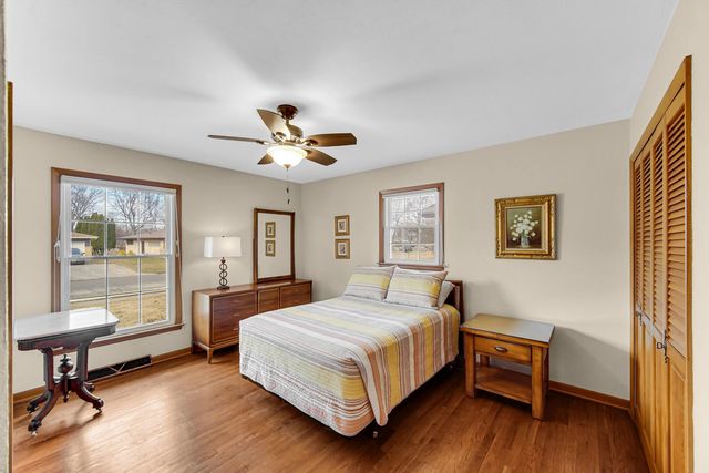 351 S Wabash Street, Hobart, IN 46342