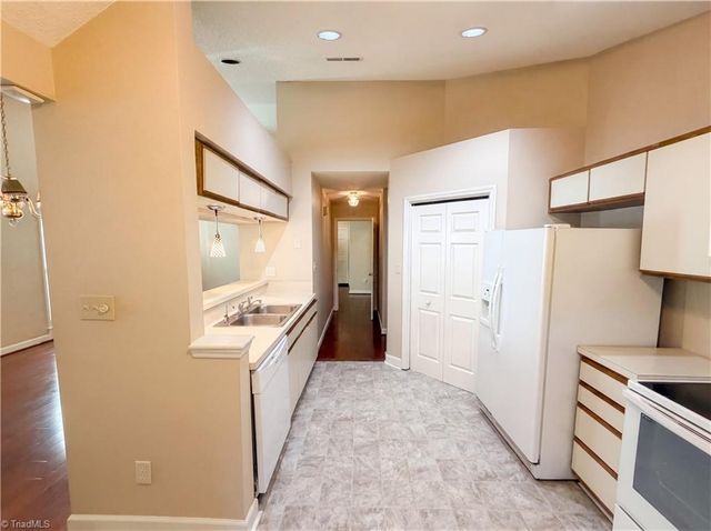 17 Brookway Drive, Greensboro, NC 27410
