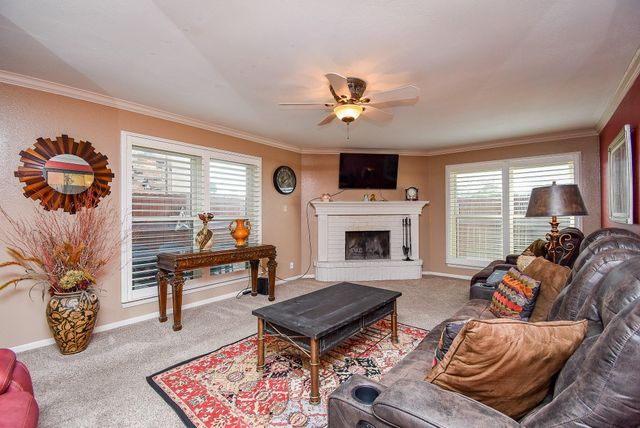 1730 Avenue C F, El Campo, TX 77437