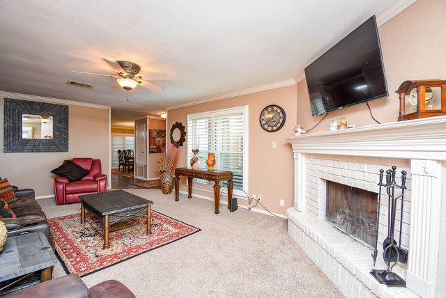 1730 Avenue C F, El Campo, TX 77437